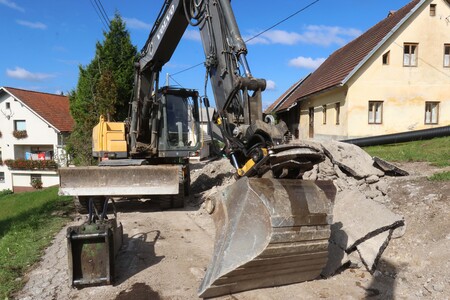 OBNOVA CESTE DOBEC 03 FOTO LJUBO VUKELIČ